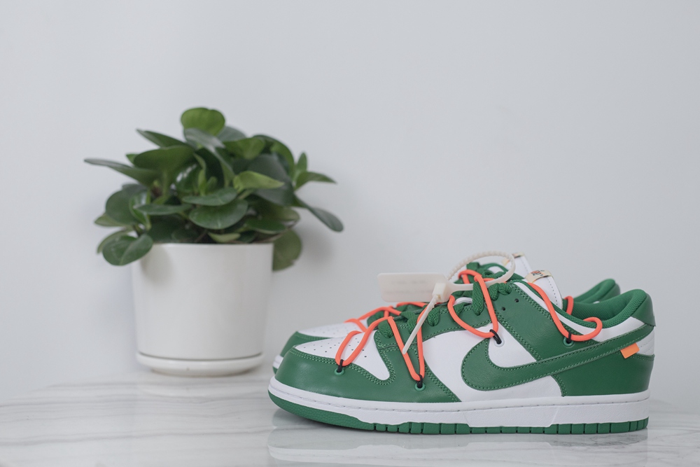 OFF-WHITE x Dunk Low 'Pine Green'